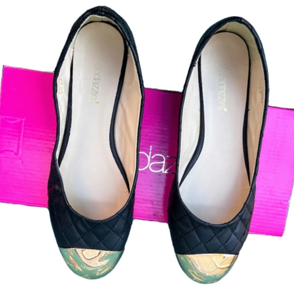 Shoedazzle Flats Like New! 🎉Host Pick🎉 - Picture 4 of 13